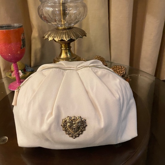 Dolce & Gabbana Cream Bag with Gold Accent - Picture 5 of 16